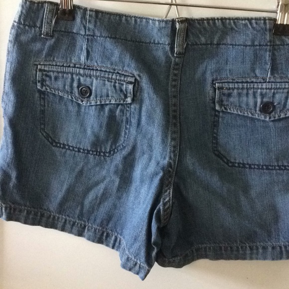 Old navy low waist shorts - Picture 2 of 3